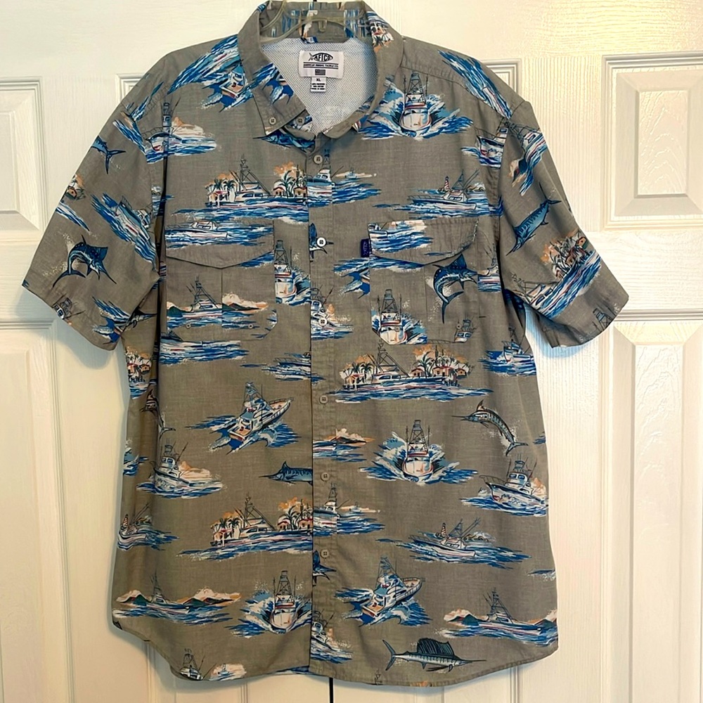 Men’s AFTCO XL button down shirt